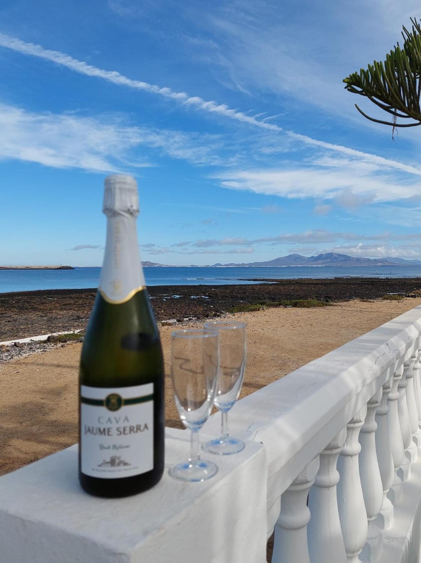 Villa La Maja Beachfront Corralejo Exteriör bild